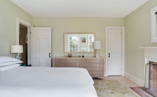 Building Photo - 20 Jefferson St