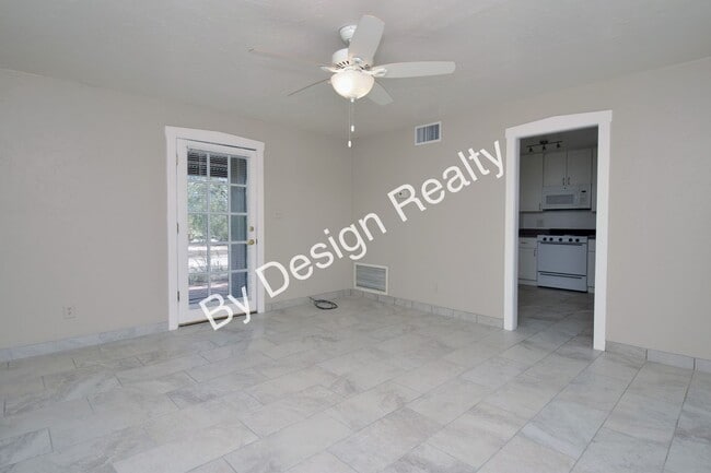 Building Photo - Catalina Foothills 1 Bed 1 Bath Stand Alone Home - Natural Desert Surroundings