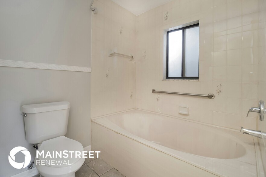 Building Photo - 2501 Dorothy Cir