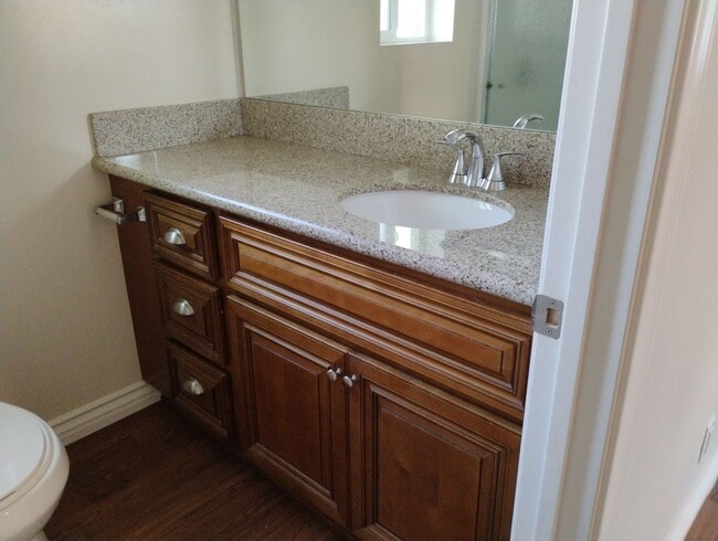 Building Photo - Like new 4 BR/3 Full Baths