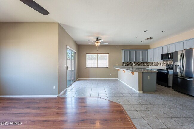 Building Photo - 11820 W Cambridge Ave