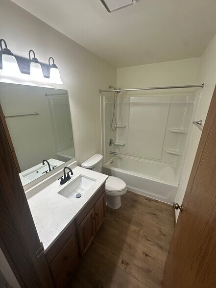 Building Photo - S86W18930 Woods Rd