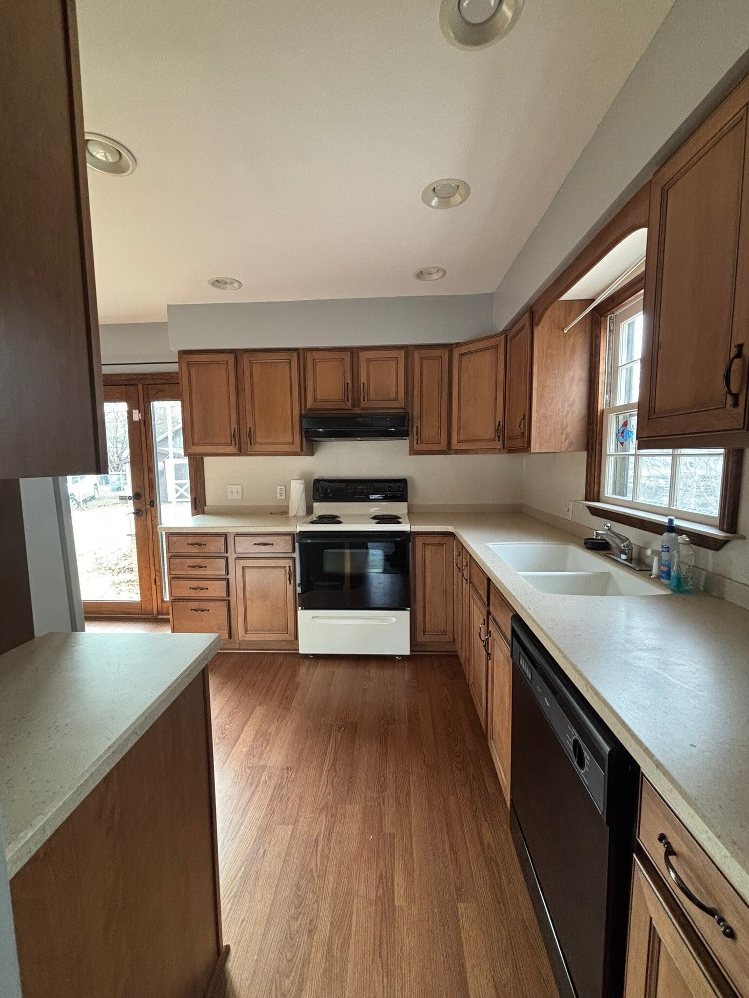 Kitchen - 2509 Covert Ave