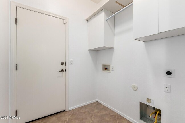 Building Photo - 7402 N 88th Ln