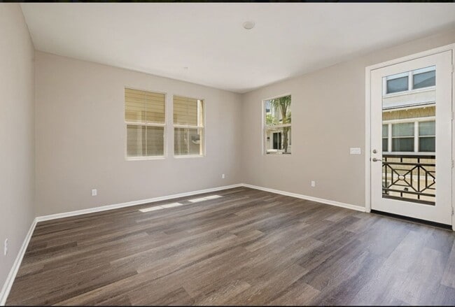 Building Photo - Modern Home in the Heart of Costa Mesa, 2 Bedroom, 2 Bath with all appliances and Garage