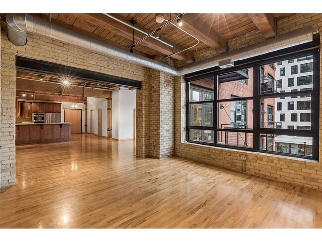 Building Photo - 607 Washington Ave S