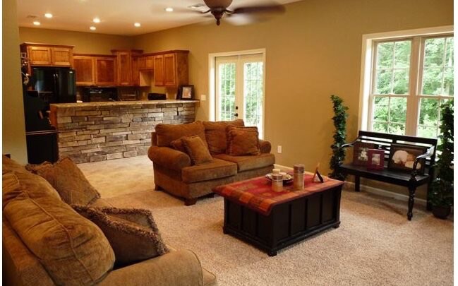 Building Photo - 637 Mineral Springs Rd