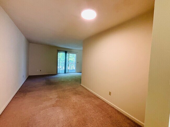 Building Photo - 2500 Ridge Rd