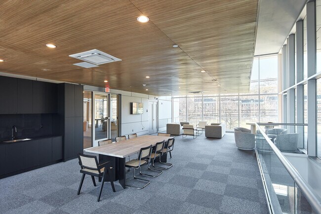 Building Photo - 1b Marshall Dr