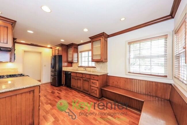 Building Photo - 3 Bedroom 2 bathroom in the heart of Orange