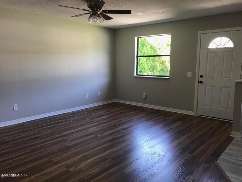 Building Photo - 1055 STOCKS St