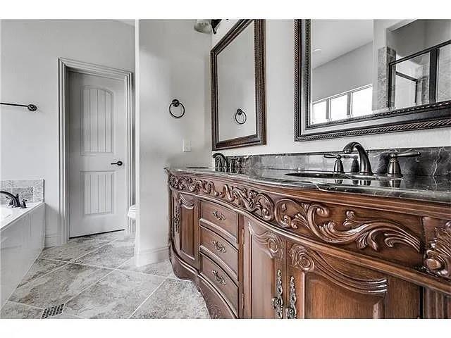 Building Photo - 908 Lake Meadow Ln