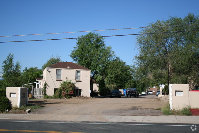 Primary Photo - 1475 S Pierce St