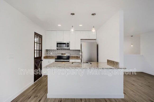 Building Photo - 6473 Newcombe Ct