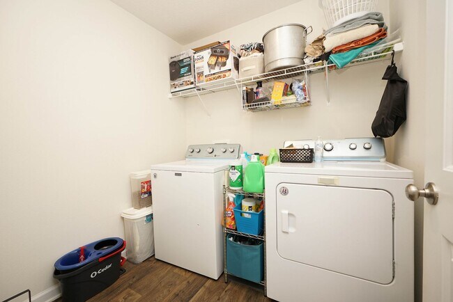 Building Photo - 904 Merganser Way