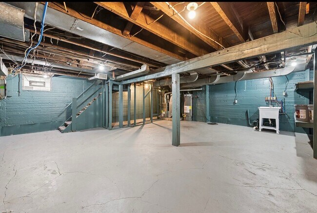 Building Photo - 1131 Irwin St