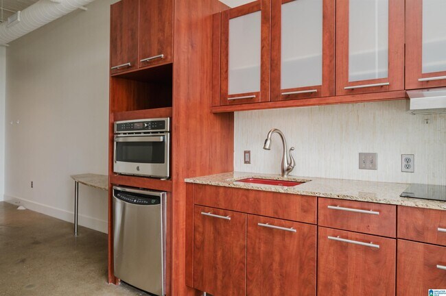 Building Photo - 2201 5th Ave S