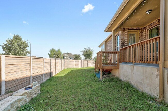 Building Photo - 1136 Almeria Bend