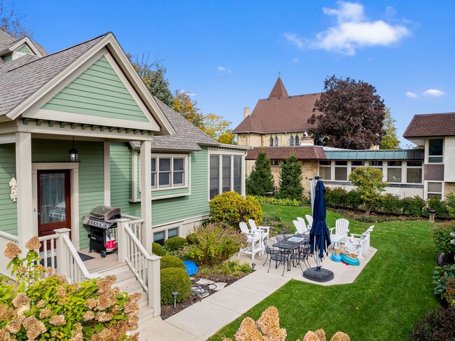 Building Photo - Remodeled Victorian in Maple Park in downt...