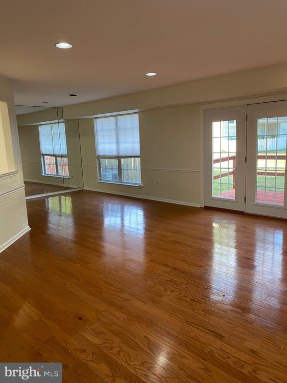 Building Photo - 1739 McNelis Dr