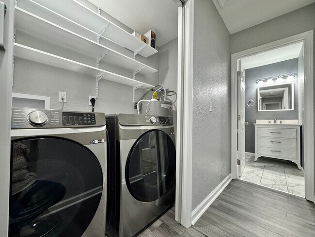 Building Photo - Fully-Updated 1st-Time Rental! Ready NOW! Pet Friendly w/Large, Detached Garage Workshop!