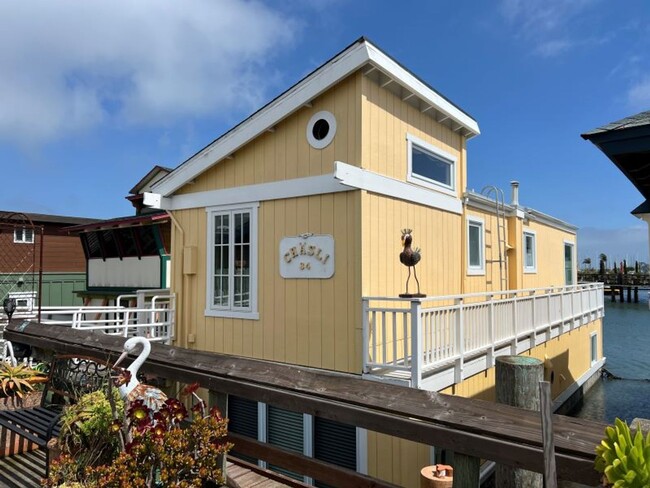 Building Photo - Furnished Sausalito Houseboat- Available I...