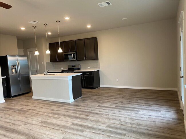 Building Photo - 17402 Bay Skipper Dr