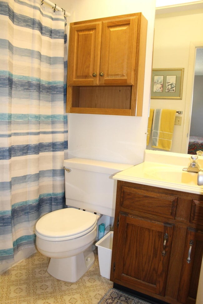 Building Photo - 30 Lake Vista Trail