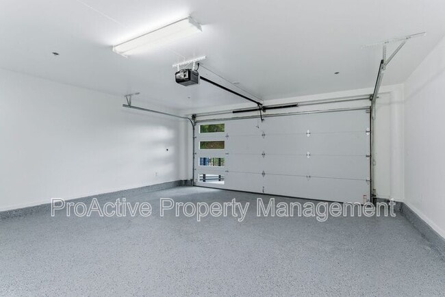 Building Photo - 2409 Yorkshire Dr