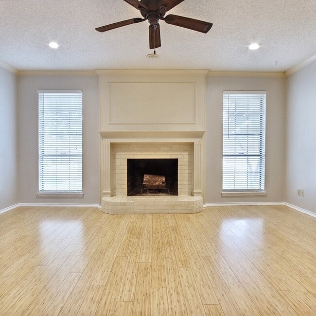 Building Photo - 5725 Ridgerock Ct