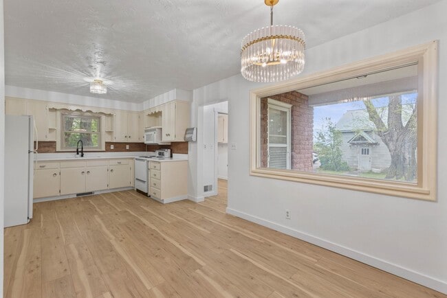 Building Photo - $300 off first month for February move-ins - Charming Country Retreat in Saint Anthony, ID