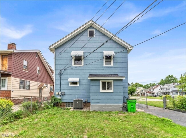 Building Photo - 15901 Edgewood Ave