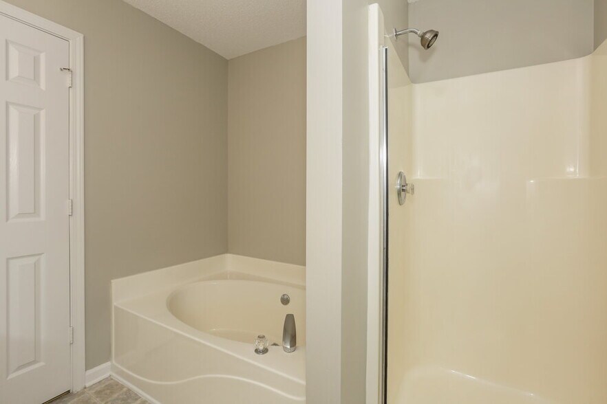 Building Photo - 8445 Angwin Pl