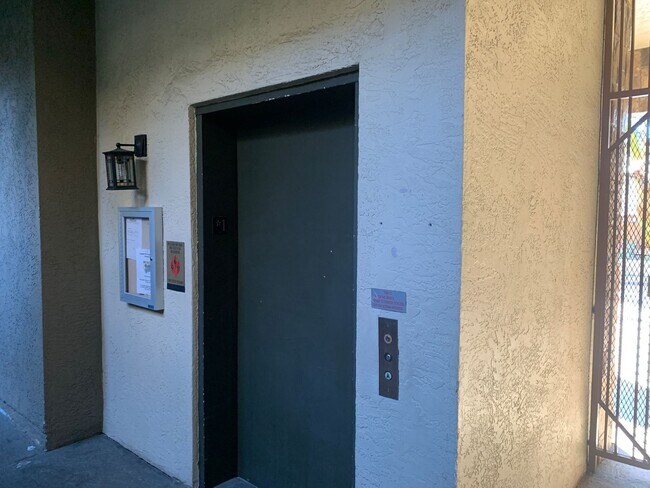 Building Photo - 4521 55th St