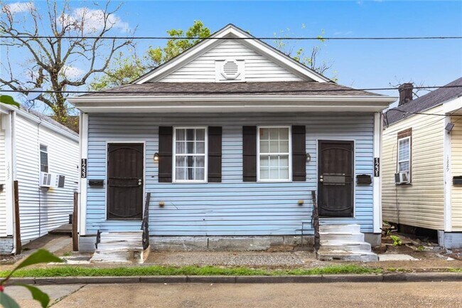 Building Photo - 1233 S Clark St