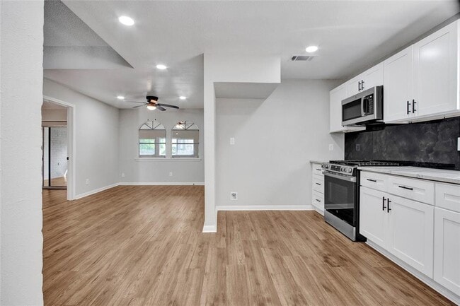 Building Photo - 18330 Cape Bahamas Ln