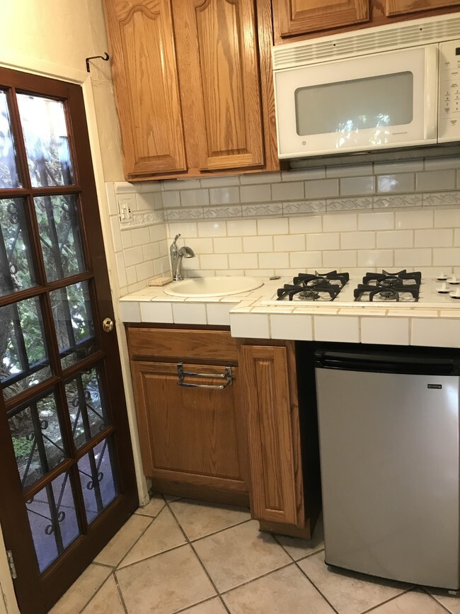 Primary Photo - 1220 S Sherbourne Dr