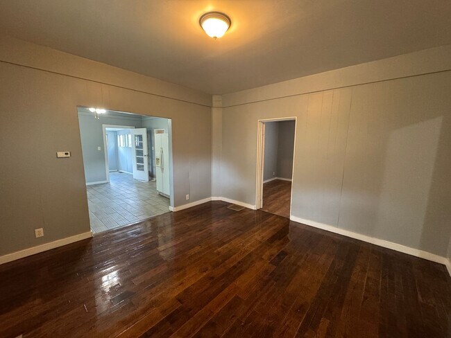 Building Photo - 2217 Terrace Ave