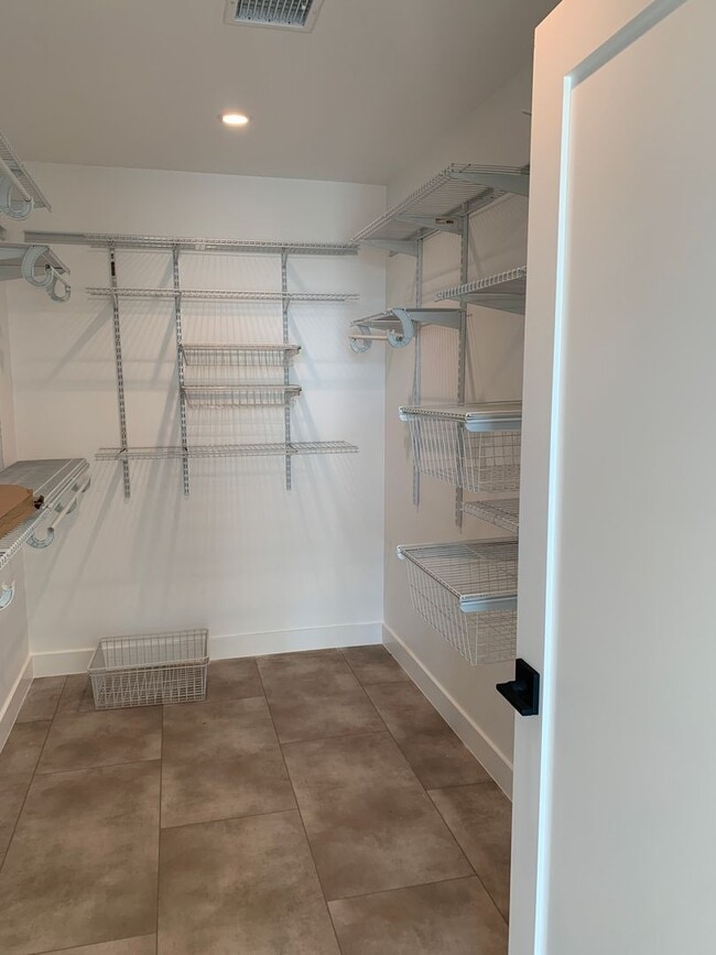 Building Photo - Clear Point Home - Ventura- Ocean Views - 4+3.5