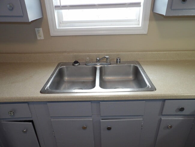 Building Photo - 35 Ashwood Ct