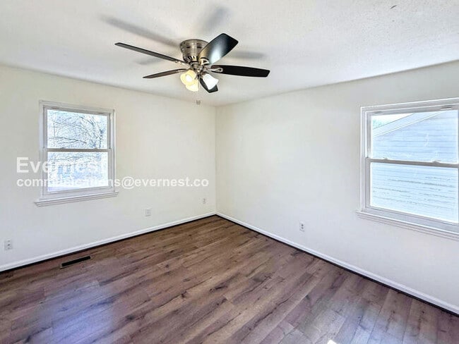 Building Photo - 6941 Suburban Terrace