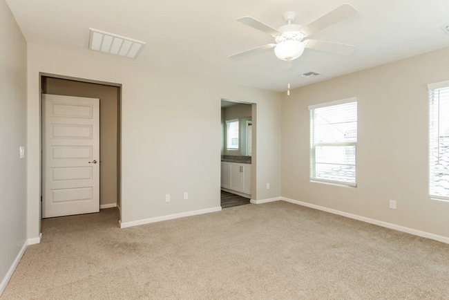 Building Photo - 5022 N 189th Glen