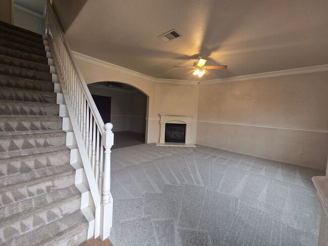 Building Photo - Spacious 2 Story 4 BR 2.5 BA Available Now