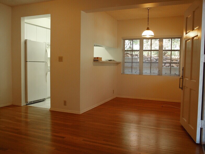 Building Photo - 2640 Ipulei Pl