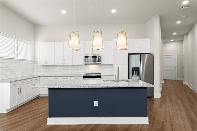 Building Photo - 2648 Sandy Plains Rd