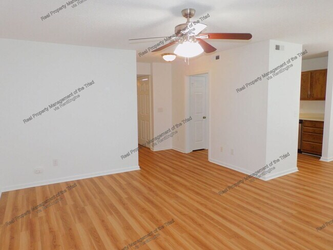 Building Photo - 7 Meadowood Glen Way