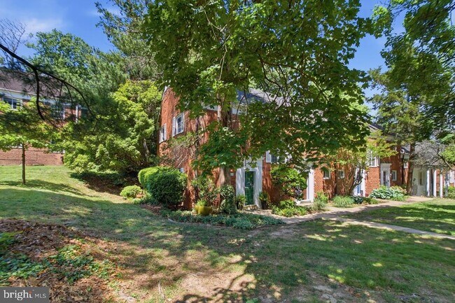 Building Photo - 3712 Valley Dr