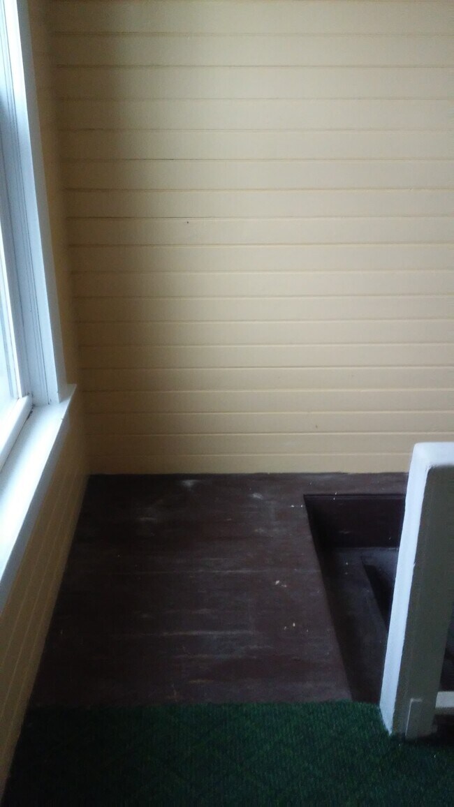 mud room - 905 State Fair Blvd