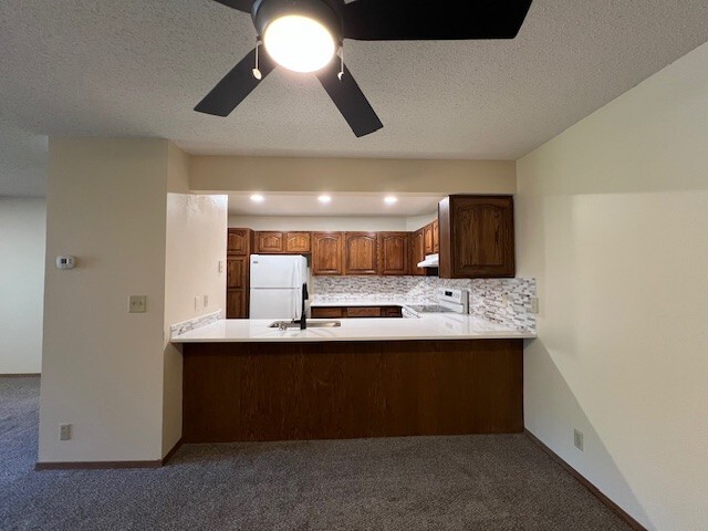 Building Photo - 3988 Fairway Hills Dr