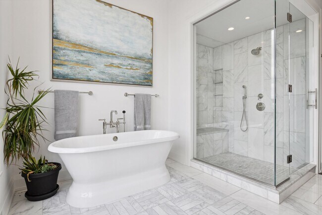 Building Photo - 1111 W River Pkwy